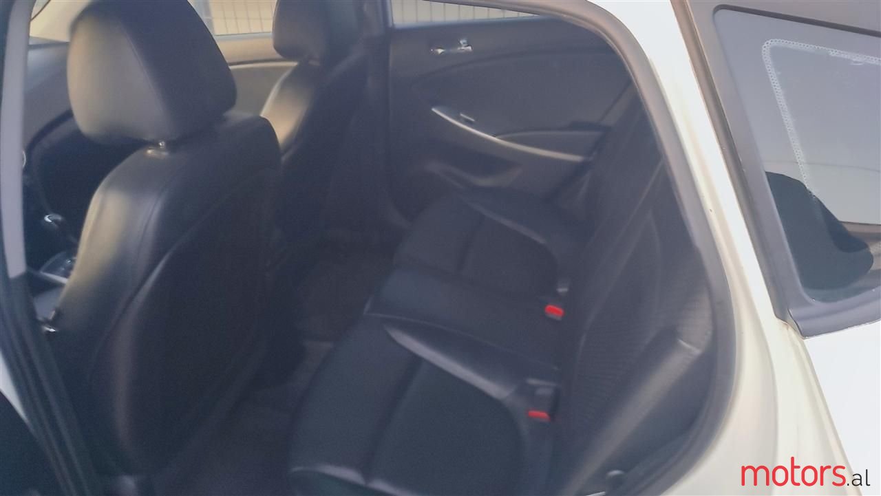 2012' Hyundai Accent photo #5