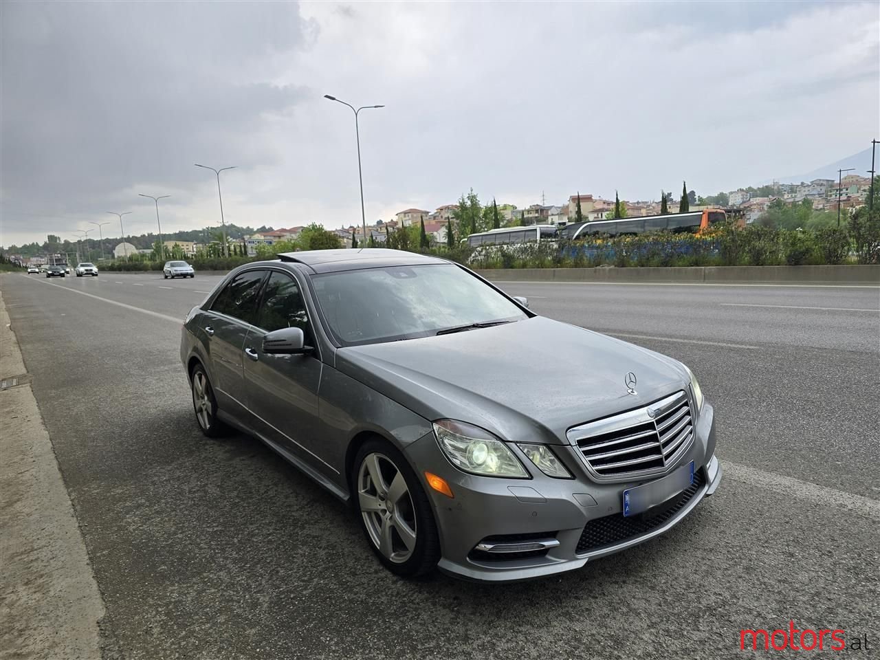 2013' Mercedes-Benz E 350 photo #2