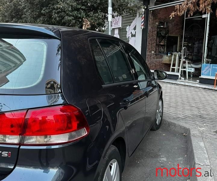2010' Volkswagen Golf photo #3