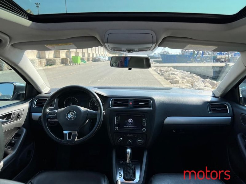 2012' Volkswagen Jetta photo #6