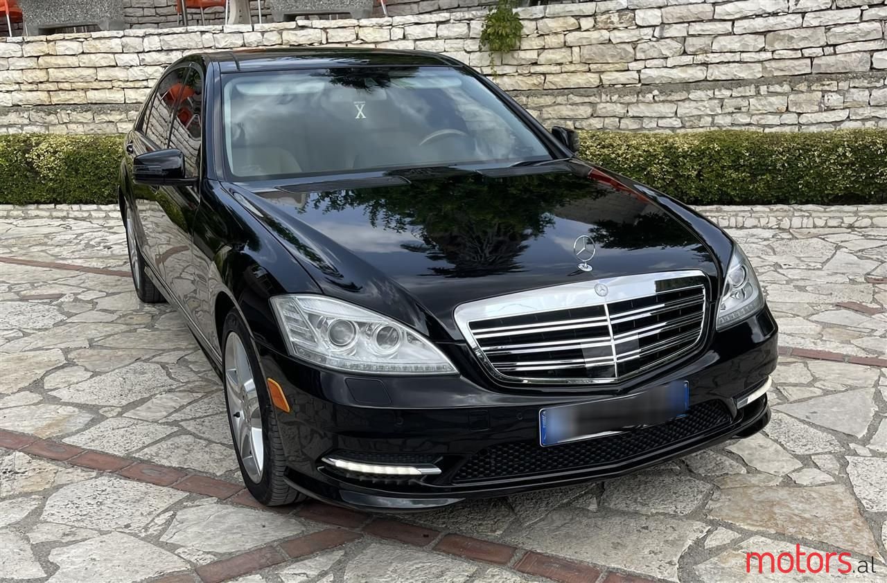 2011' Mercedes-Benz S 550 photo #1