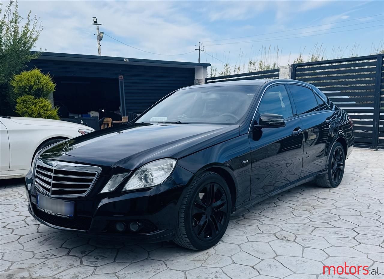 2010' Mercedes-Benz E 220 photo #1