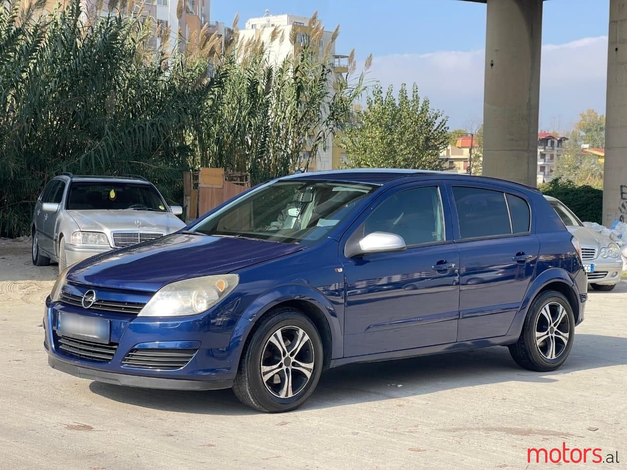 2005' Opel Astra photo #2