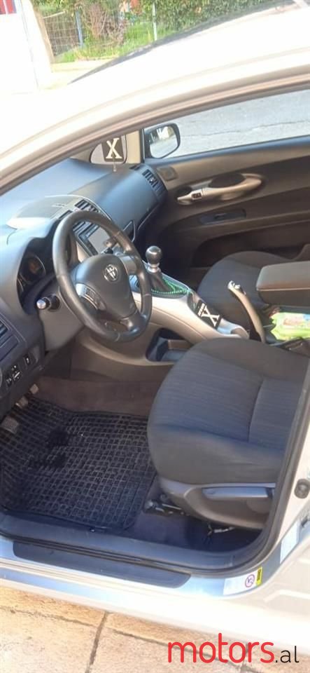 2009' Toyota Auris photo #5