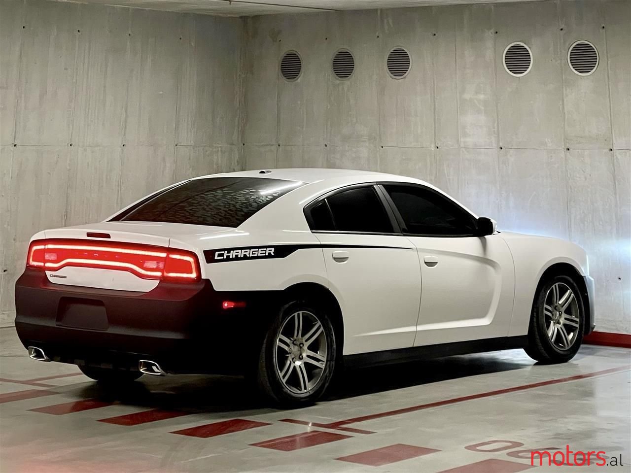 2013' Dodge Challenger photo #6