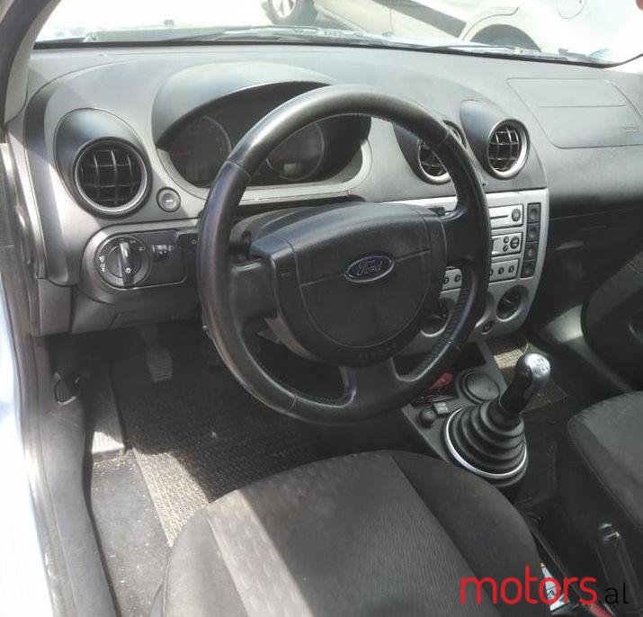 2005' Ford Fiesta photo #4