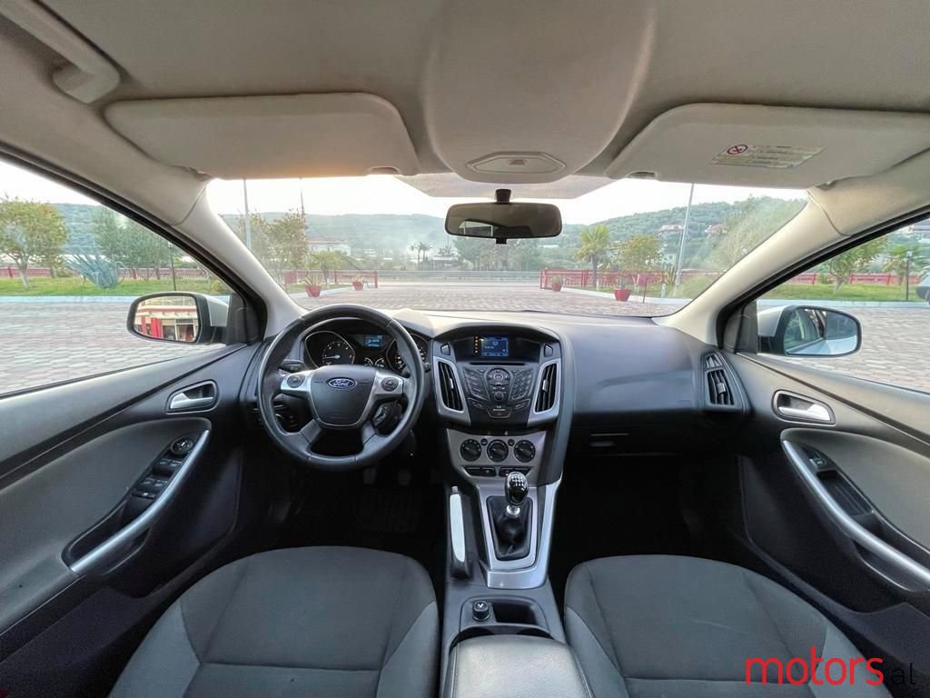 2011' Ford Focus photo #6