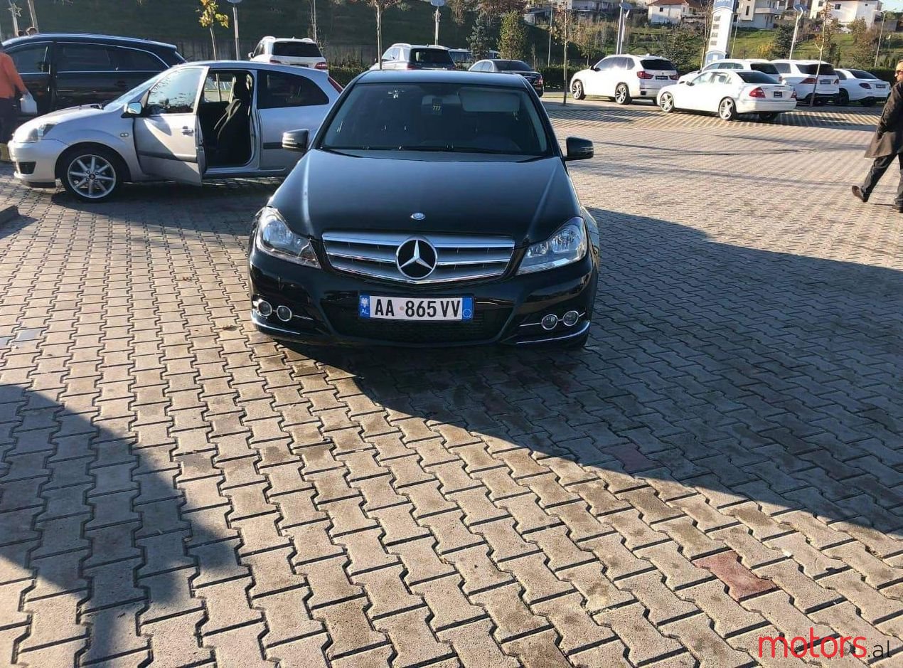 2011' Mercedes-Benz C 220 photo #1