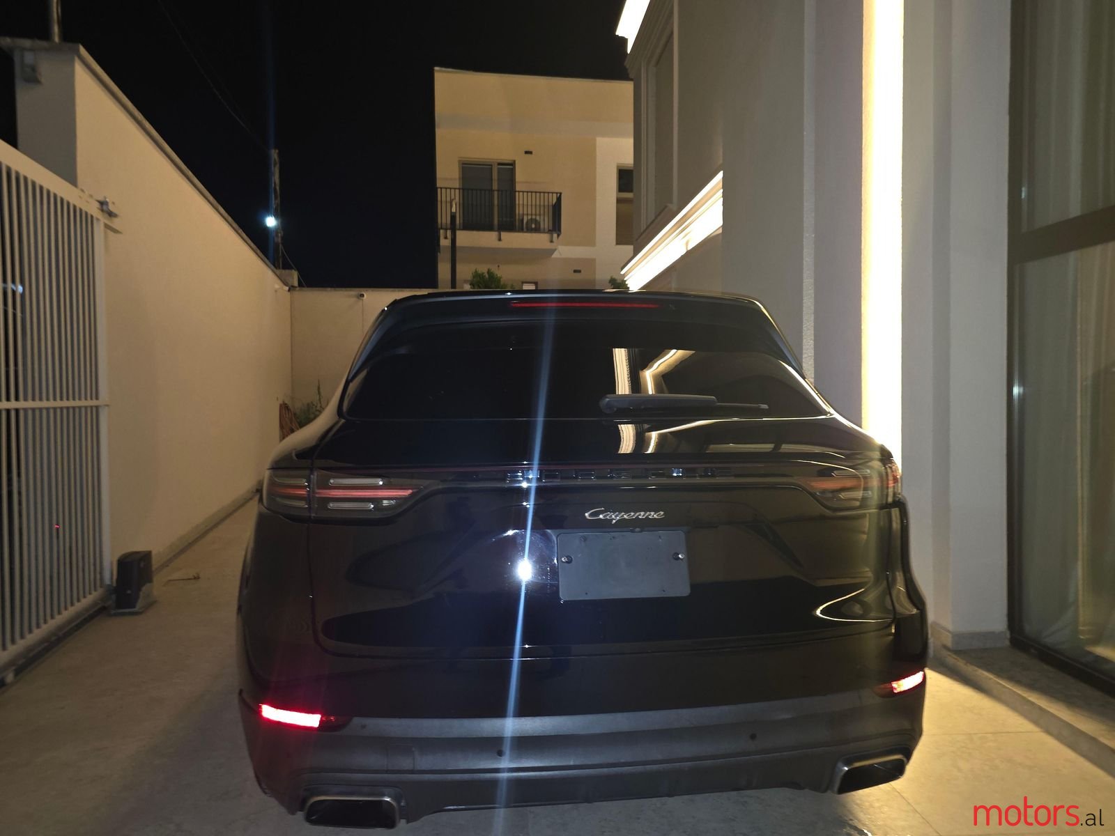 2019' Porsche Cayenne photo #1