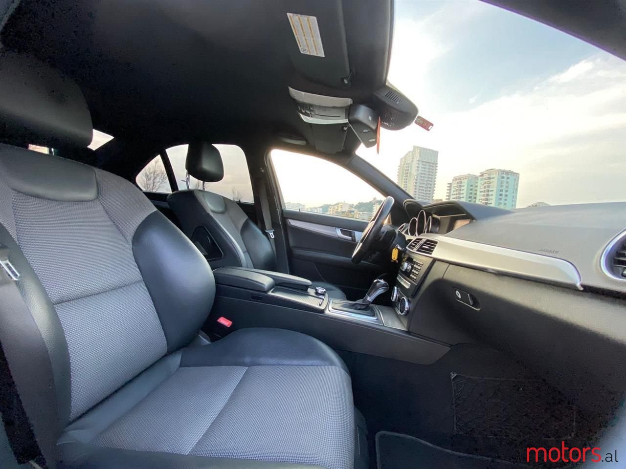 2011' Mercedes-Benz C 220 photo #4