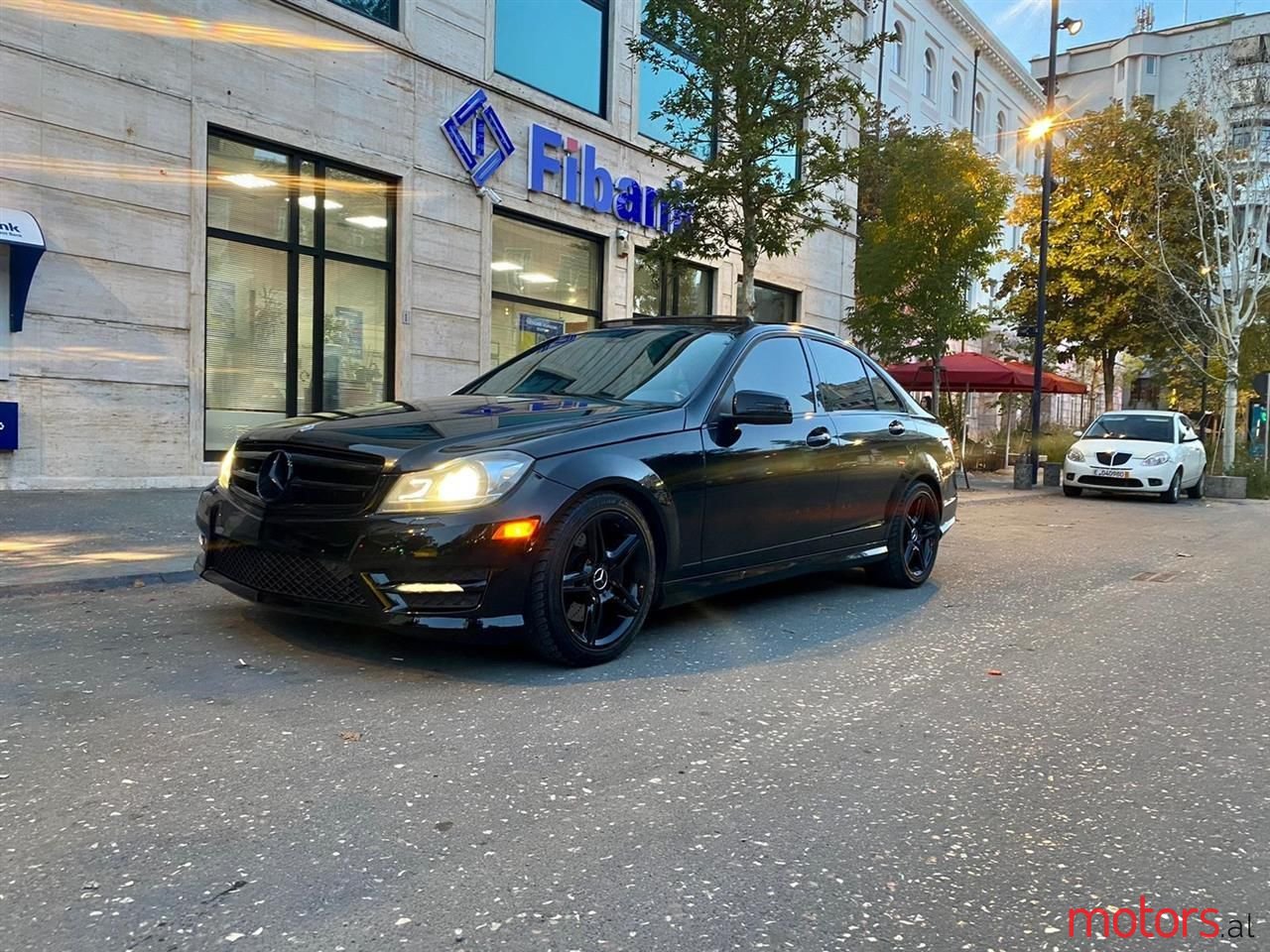 2012' Mercedes-Benz C 300 photo #1