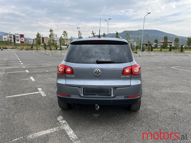 2009' Volkswagen Tiguan photo #2