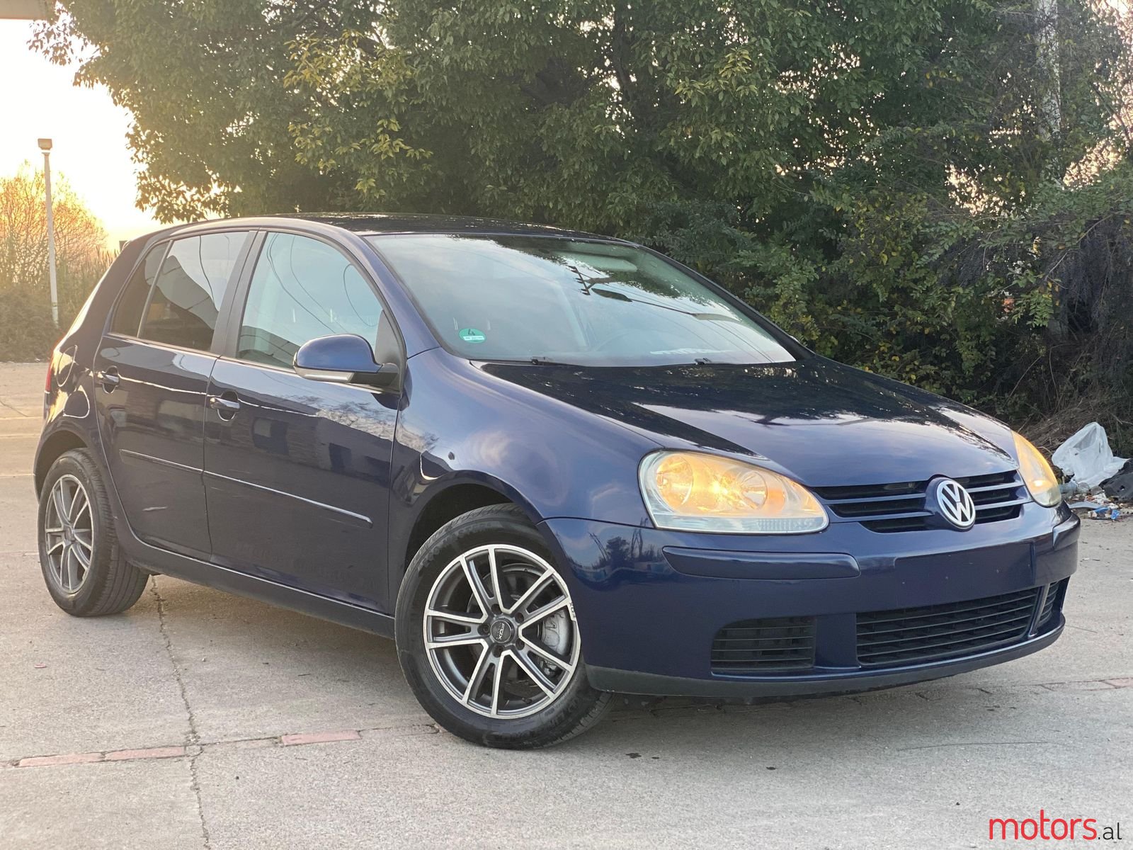 2005' Volkswagen Golf photo #1