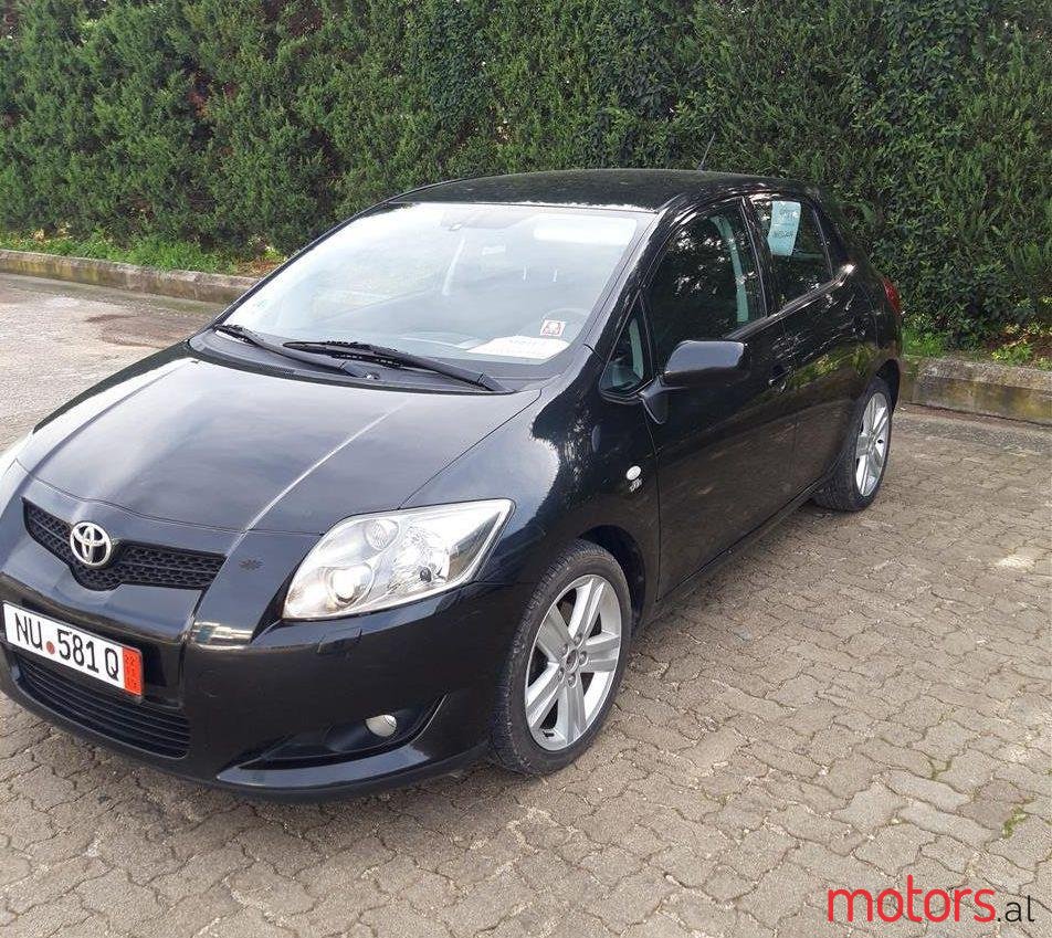 2008' Toyota Auris photo #1