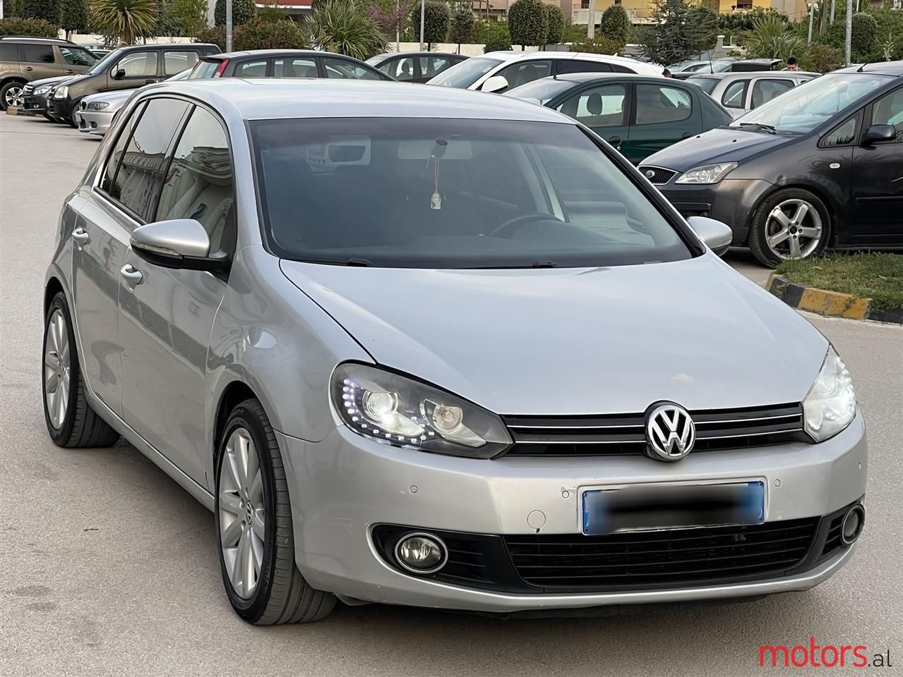 2010' Volkswagen Golf photo #3