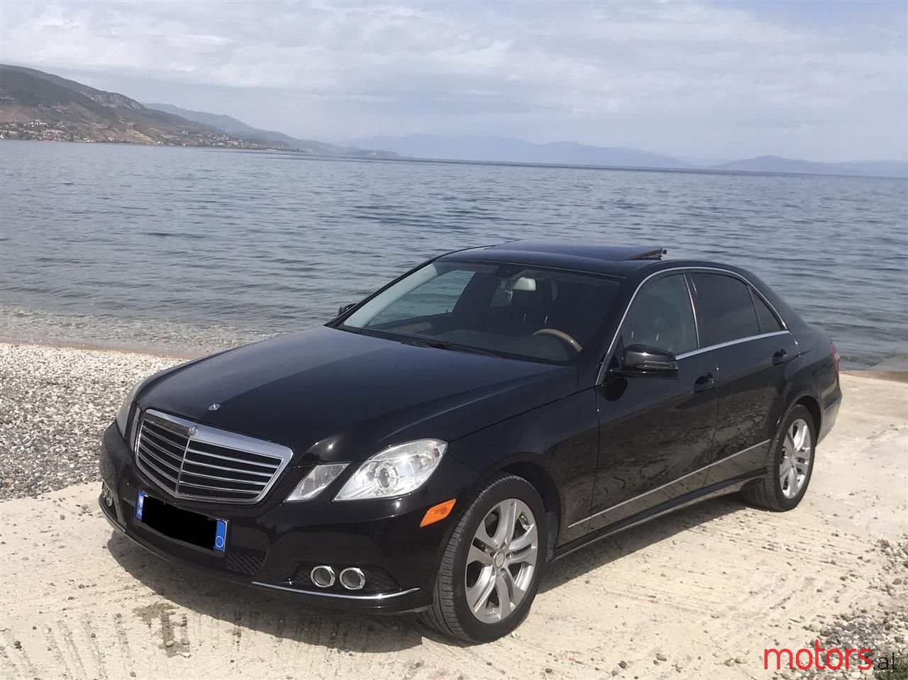 2011' Mercedes-Benz E 350 photo #1