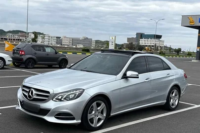 2015' Mercedes-Benz E 250