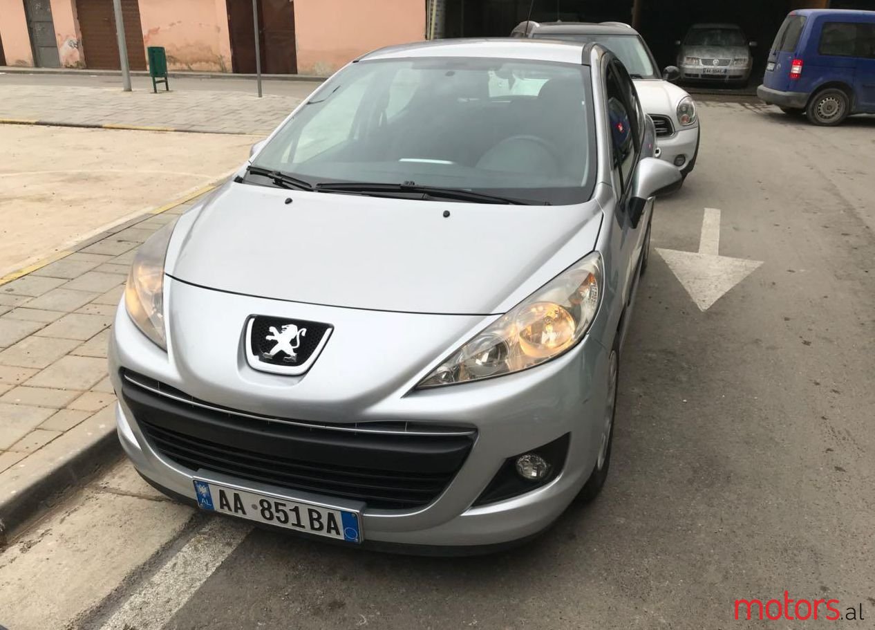 2011' Peugeot 207 photo #2