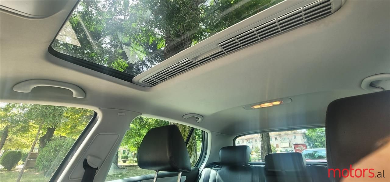 2012' Volkswagen Golf photo #5