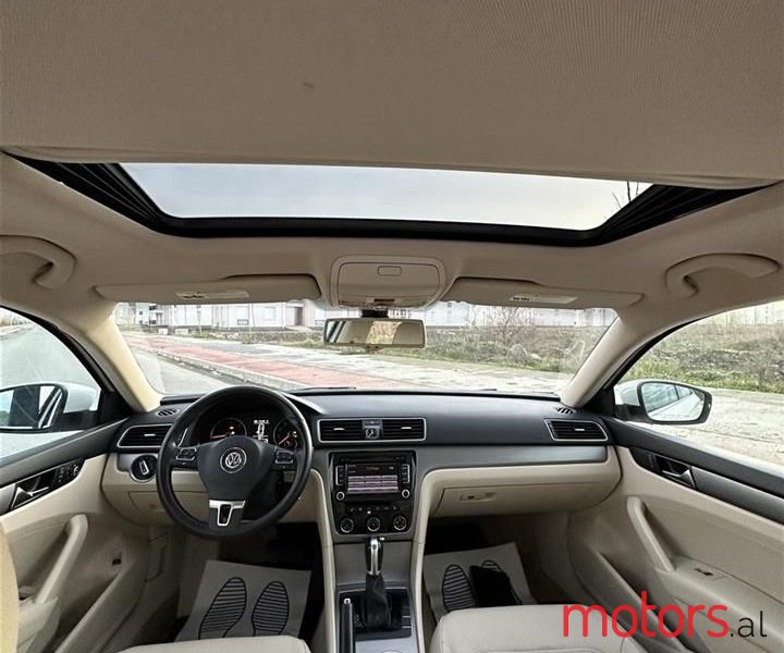 2014' Volkswagen Passat photo #5