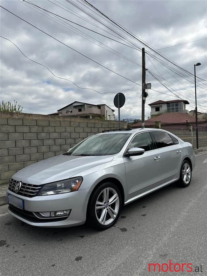 2013' Volkswagen Passat photo #5