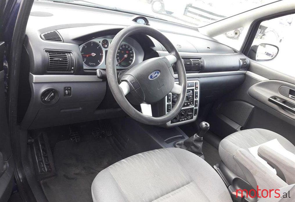 2002' Ford Focus photo #1