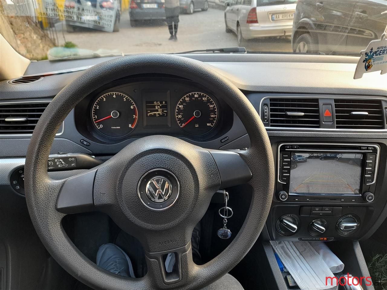 2012' Volkswagen Jetta photo #3