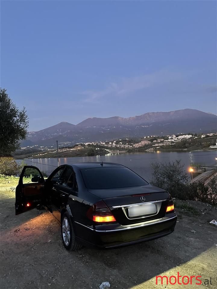 2008' Mercedes-Benz 220 photo #3