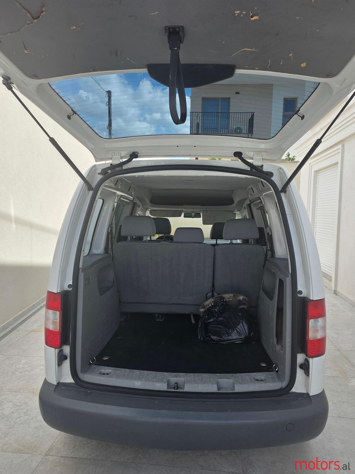 2008' Volkswagen Caddy photo #5