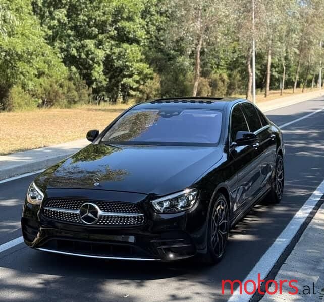 2018' Mercedes-Benz 220 photo #2