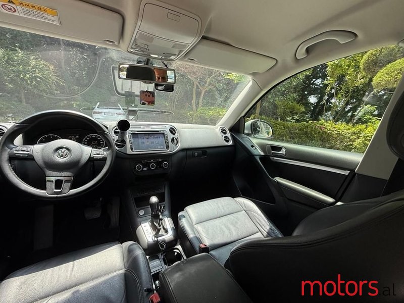 2014' Volkswagen Tiguan photo #6