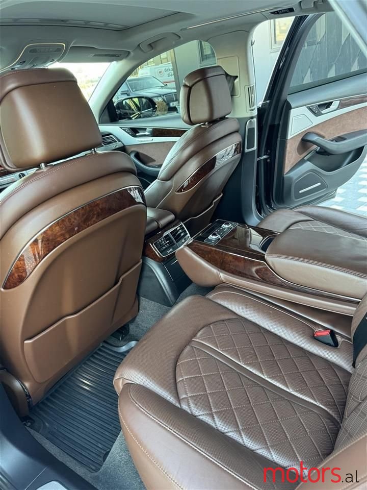 2012' Audi A8 photo #2