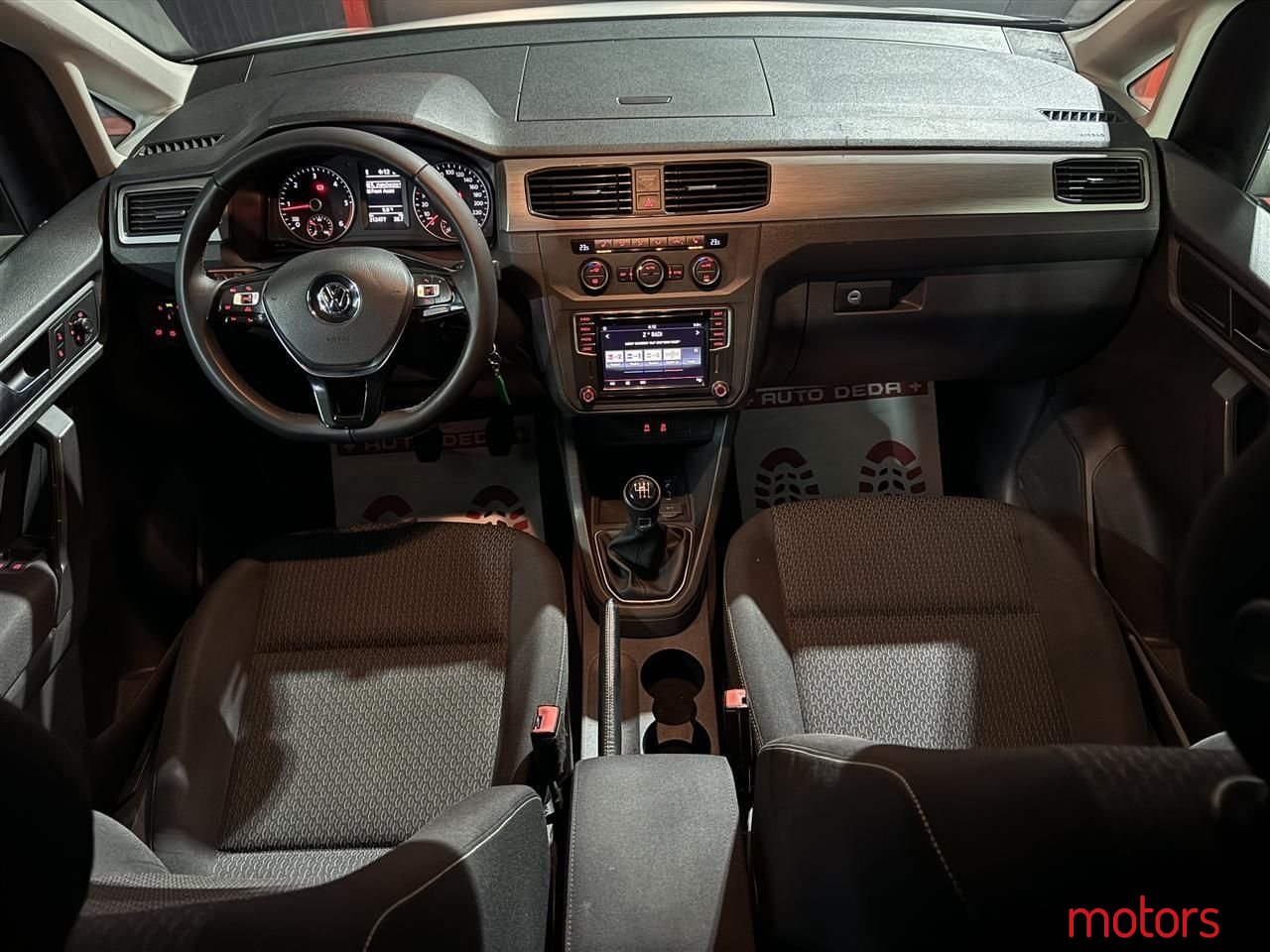 2017' Volkswagen Caddy photo #5