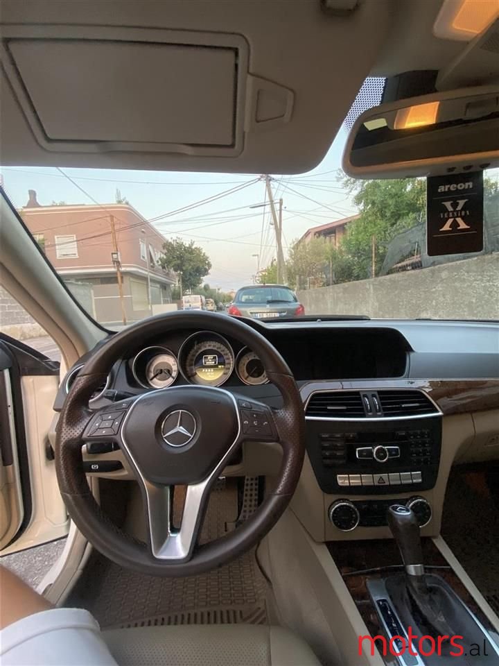 2012' Mercedes-Benz C 300 photo #5