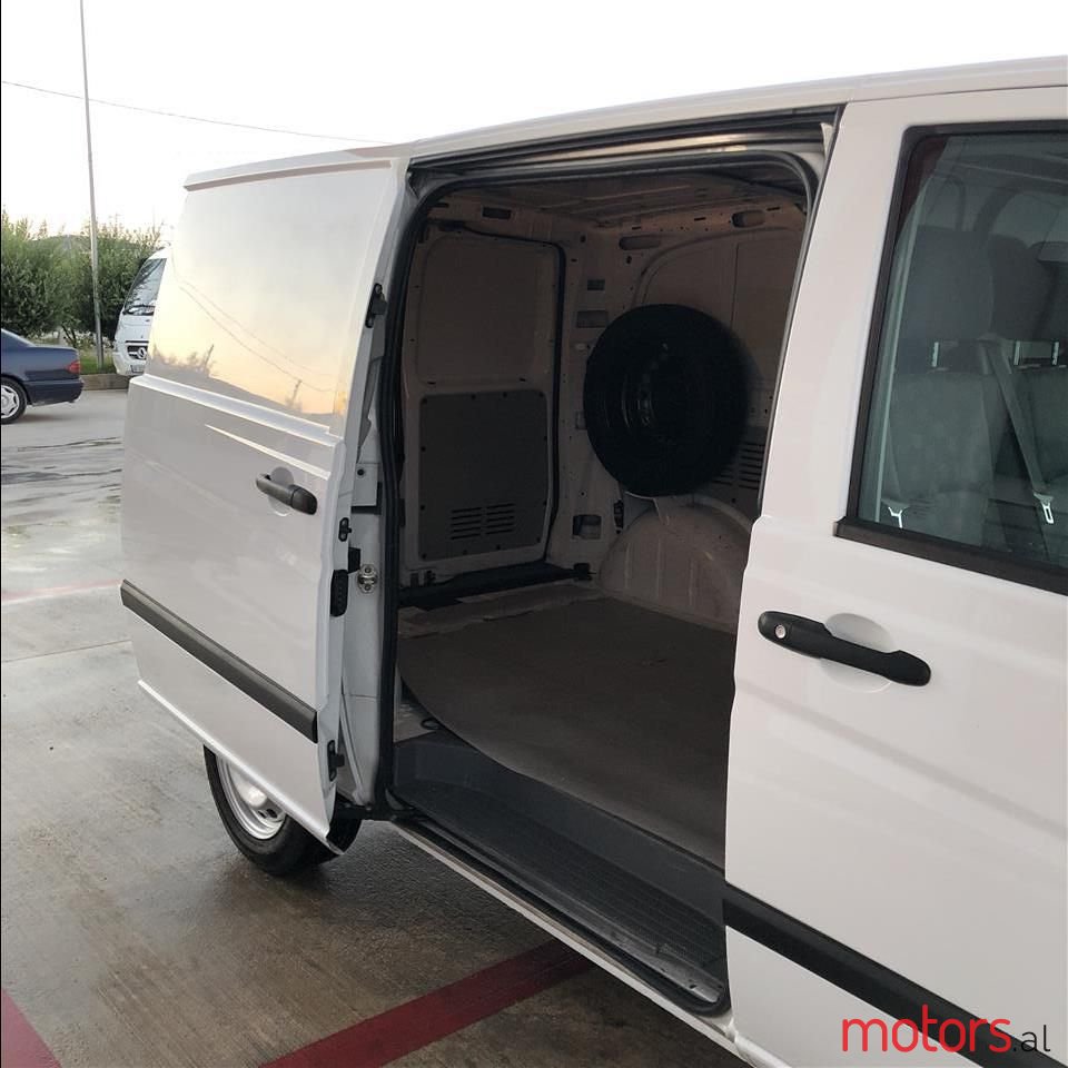 2008' Mercedes-Benz V 200 photo #5