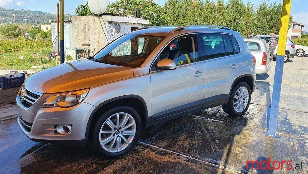 2009' Volkswagen Tiguan photo #1