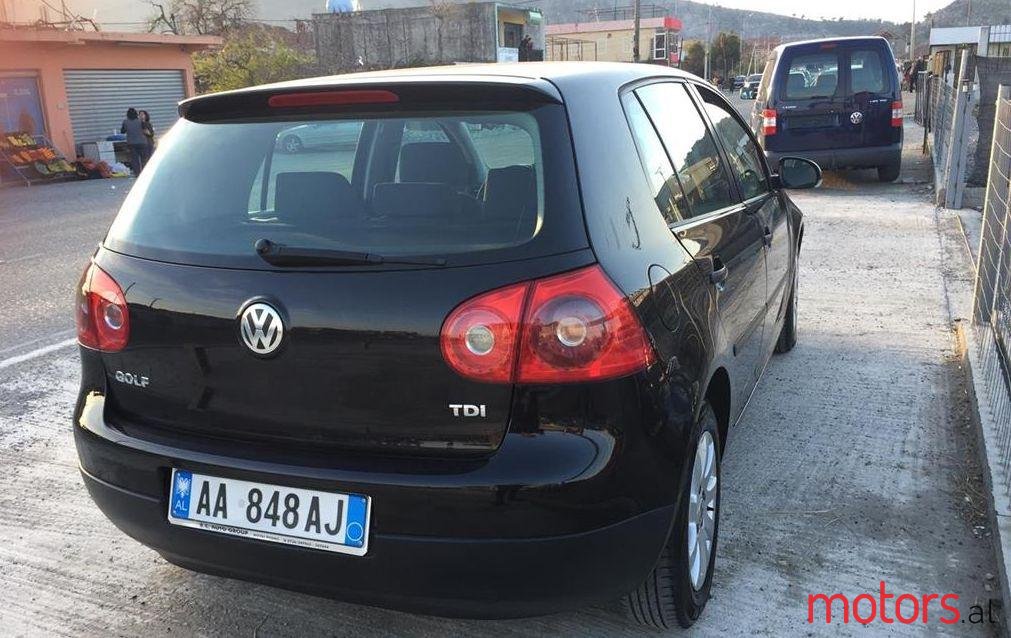 2004' Volkswagen Golf photo #5