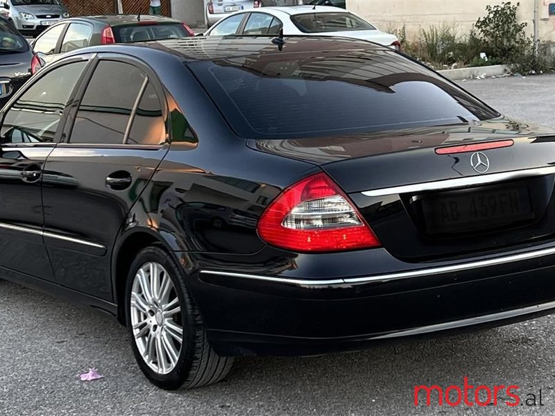 2008' Mercedes-Benz E 200 photo #4