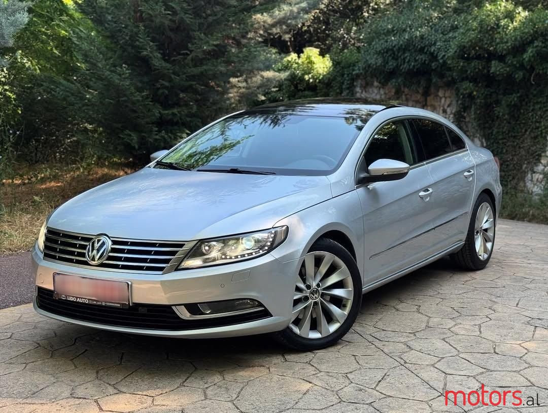 2015' Volkswagen Passat photo #1