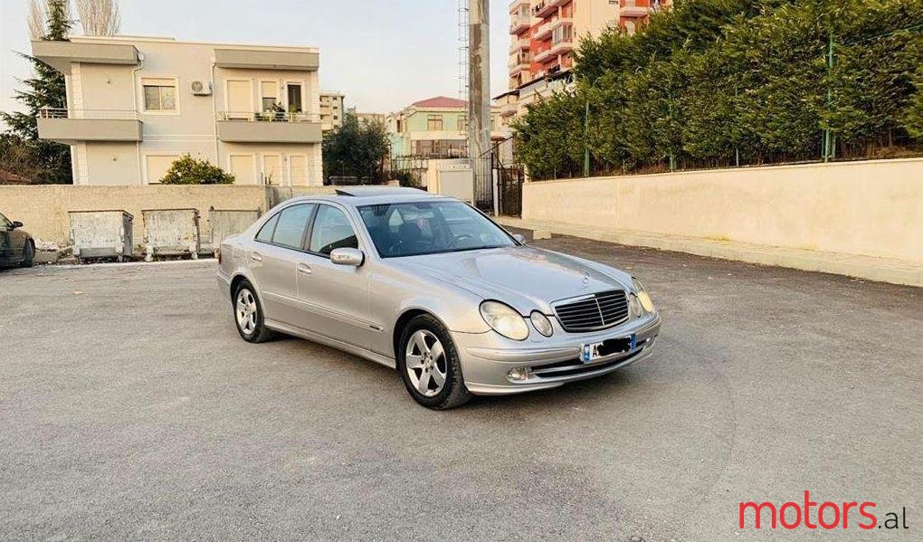 2003' Mercedes-Benz E 270 photo #1