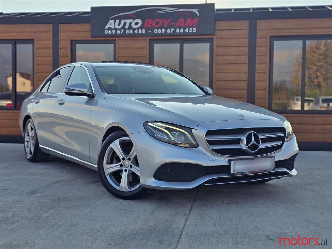 2017' Mercedes-Benz E 220 photo #1