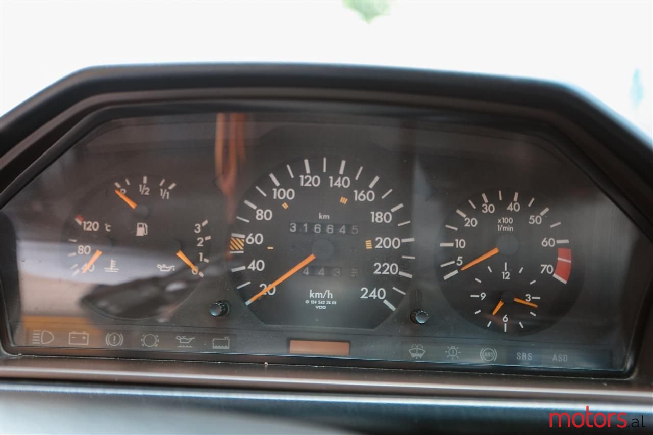 1993' Mercedes-Benz Ce 200 photo #5