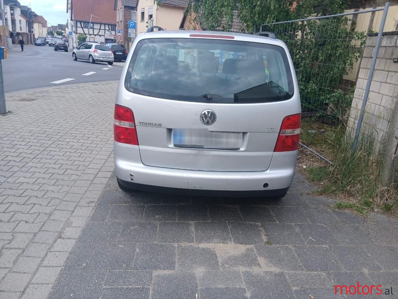 2005' Volkswagen Touran photo #3