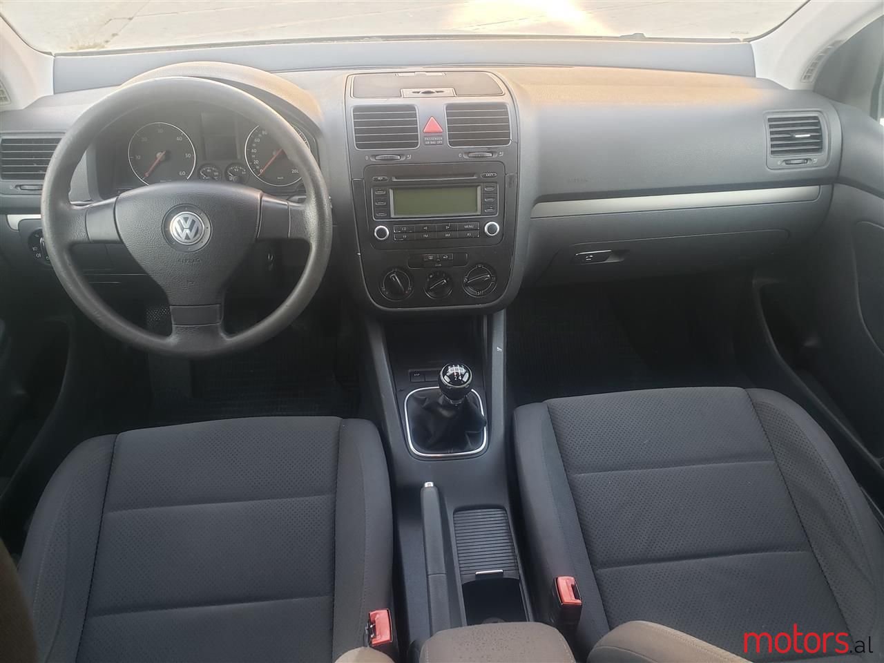 2005' Volkswagen Golf photo #6