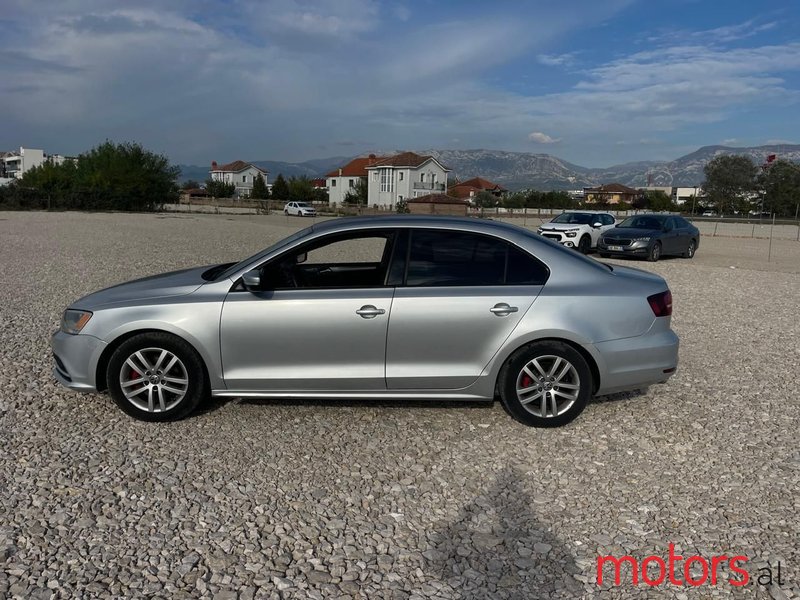 2016' Volkswagen Jetta photo #4