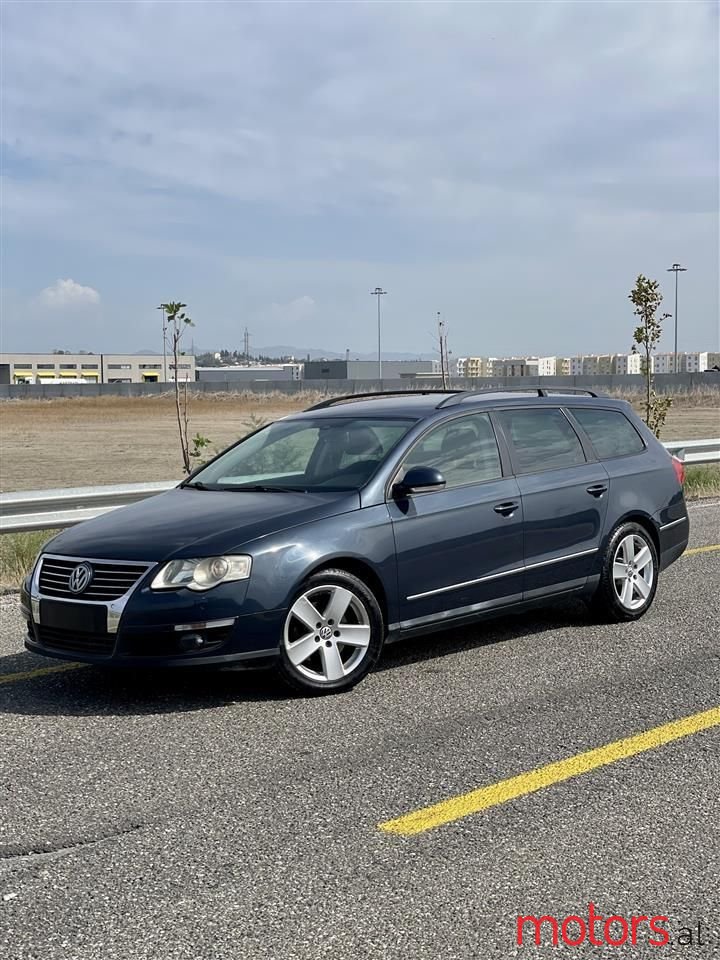 2008' Volkswagen Passat photo #1
