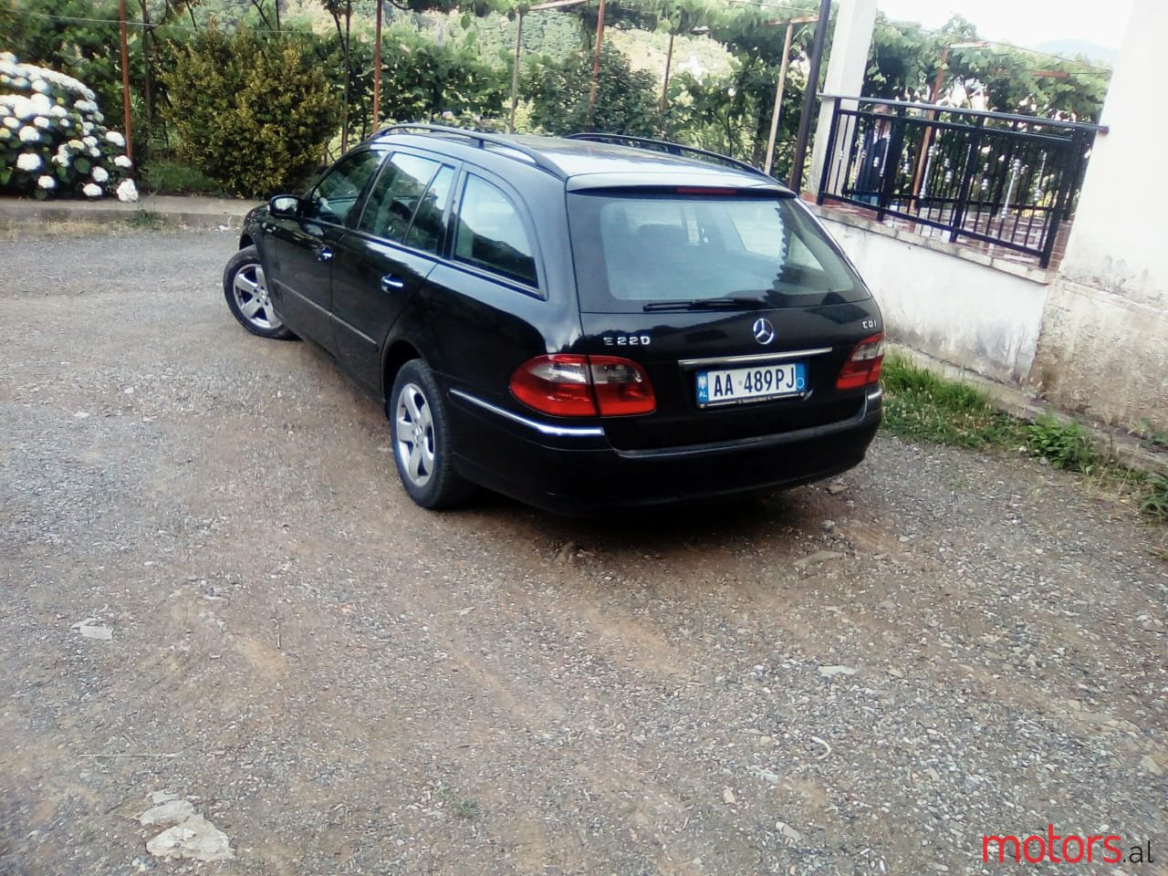 2005' Mercedes-Benz 220E photo #3