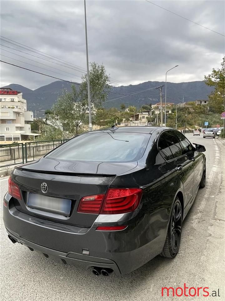 2011' BMW 520 photo #6