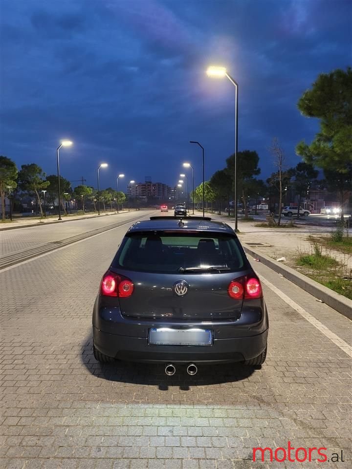 2008' Volkswagen Golf photo #6