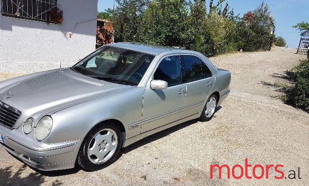 2001' Mercedes-Benz E-Class photo #1